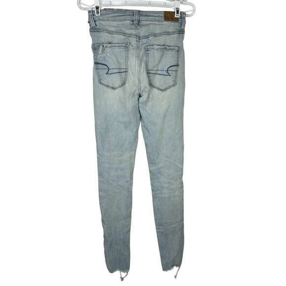 American Eagle Highest Rise Jegging Light Wash Distressed Denim Womens Sz 2 Long - Picture 2 of 6